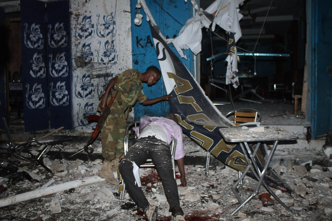 Phiến quân al-Shabaab nã đạn pháo vào Dinh tổng thống Somalia ảnh 1