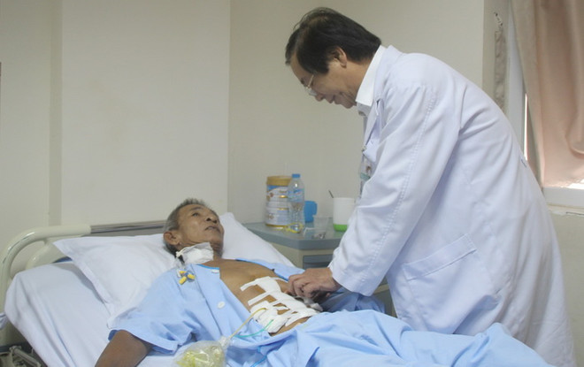 Cứu sống nam bệnh nhân có gần 20 viên sỏi trong ống tụy ảnh 1