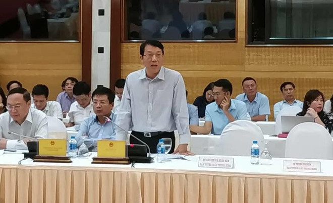 Chánh Văn phòng Bộ Công an Lương Tam Quang phát biểu tại buổi họp báo Chính phủ tối 31/5 (Ảnh: PV/Vietnam+) Gian lận thi cử: Chưa đủ căn cứ kết luận việc đưa, nhận tiền ảnh 2