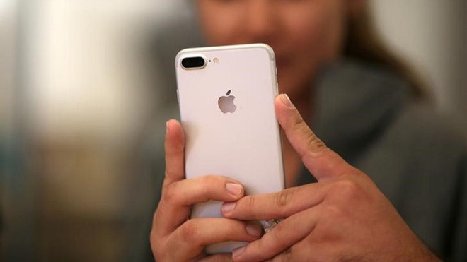 Vấn đề chứng nghiện iPhone gây chia rẽ trong giới cổ đông Apple ảnh 1