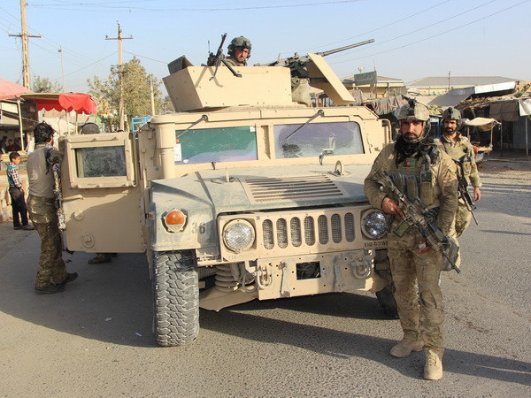 Phó Tổng thống Afghanistan thoát chết trong trận phục kích của Taliban ảnh 1