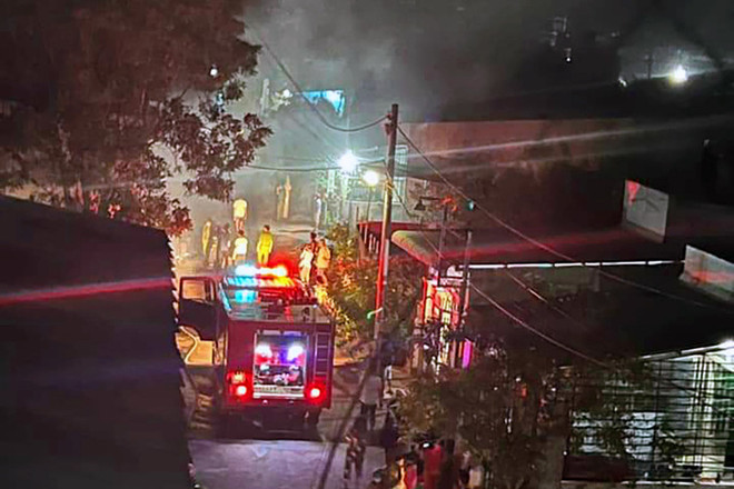 Đốt cỏ khô gây cháy lan sang kho chứa sơn, thiêu rụi nhiều tài sản ảnh 1