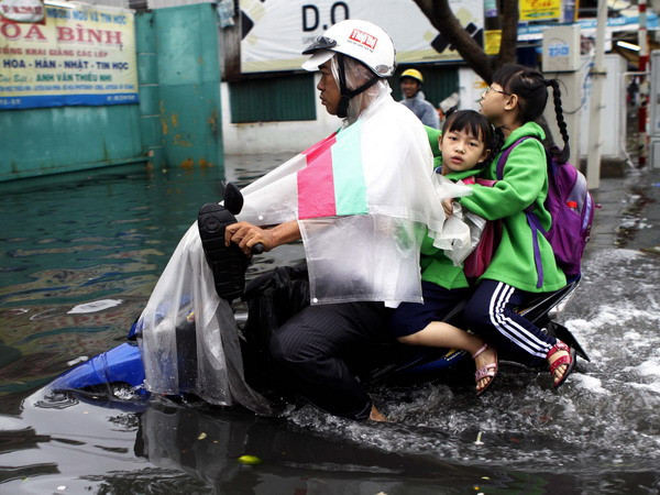 TP.HCM ứng phó đợt triều cường vượt mức báo động III ảnh 1