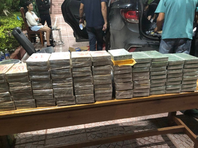 Tang vật vụ án là 100 bánh heroin. (Ảnh: TTXVN phát) ma tuy_lao vao viet nam.jpg