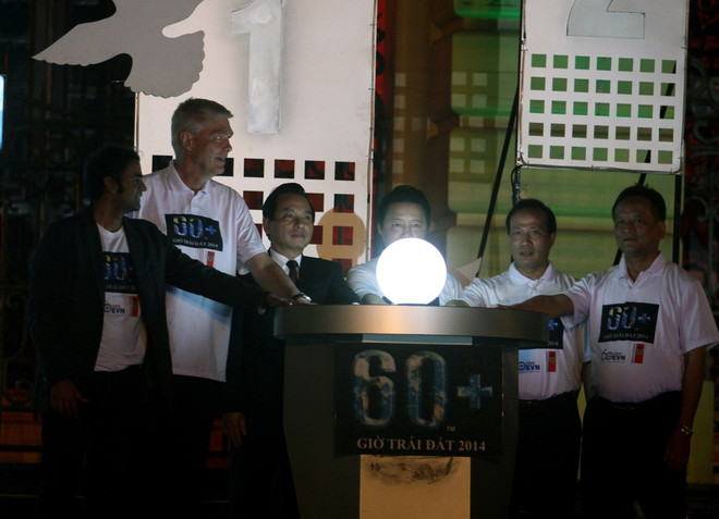 “Tắt đèn bật ý tưởng 2015” hưởng ứng chiến dịch Giờ Trái Đất ảnh 1