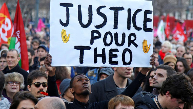 Biểu tình phản đối các chính trị gia tham nhũng tại Pháp ảnh 1