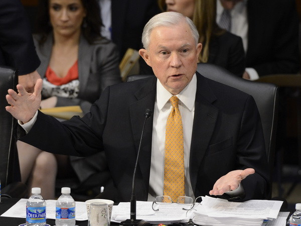 Thượng viện Mỹ phê chuẩn nghị sỹ Jeff Sessions làm Bộ trưởng Tư pháp ảnh 1