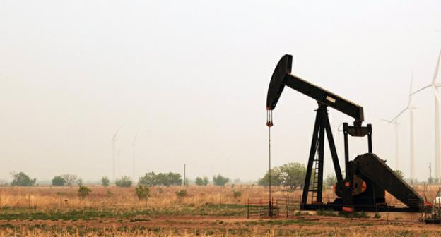 Giá dầu giảm mạnh, nhiều dự án khai thác dầu mỏ có thể bị hoãn ảnh 1