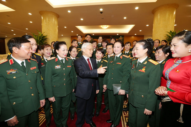 Tổng Bí thư Nguyễn Phú Trọng gặp mặt đại biểu phụ nữ quân đội ảnh 1