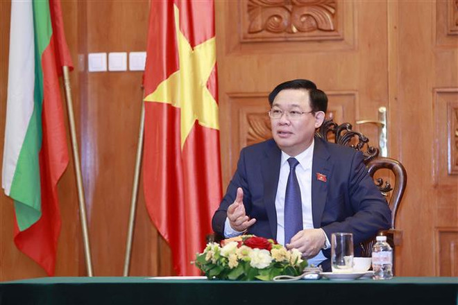 Chủ tịch Quốc hội gặp mặt một số Đại sứ Việt Nam tại các nước châu Âu ảnh 3