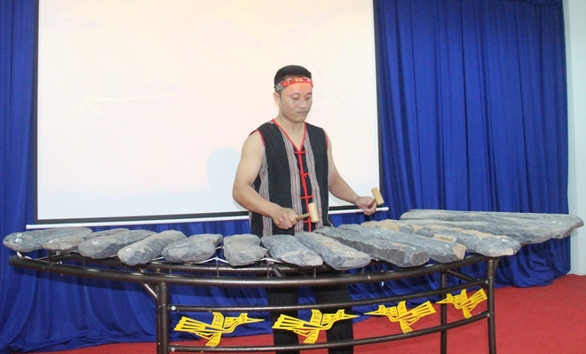 Tỉnh Bình Phước công bố bảo vật quốc gia Đàn đá Lộc Hòa ảnh 1