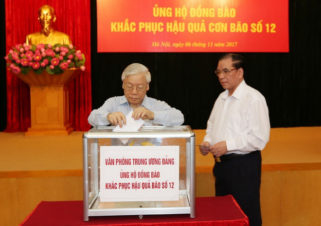 Tổng Bí thư, Chủ tịch nước quyên góp ủng hộ khắc phục hậu quả mưa bão ảnh 1