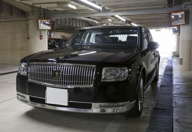 Nhật Bản: Yêu cầu thống đốc tỉnh Yamaguchi hoàn trả tiền mua xe sang ảnh 1