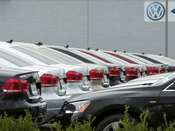 Lào bãi bỏ thuế nhập khẩu ôtô nhằm xóa rào cản khi AEC ra đời ảnh 1