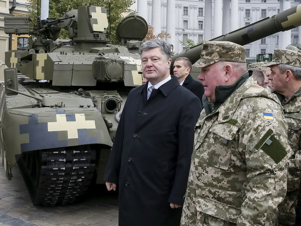 Mỹ sẽ tiếp tục viện trợ quân sự và tình báo cho Ukraine ảnh 1