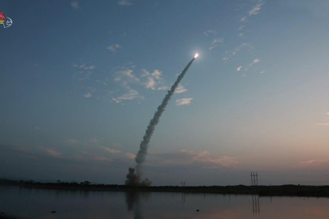 Hàn Quốc họp khẩn về vụ phóng vật thể không xác định của Triều Tiên ảnh 1