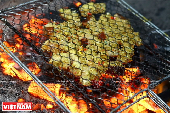  Nức mũi thưởng thức món lợn Mường cắp nách nướng riềng mẻ ảnh 4