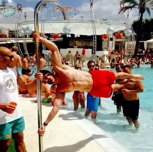  Phong cách phô diễn sức mạnh đang gây "sốt" cộng đồng mạng ảnh 4