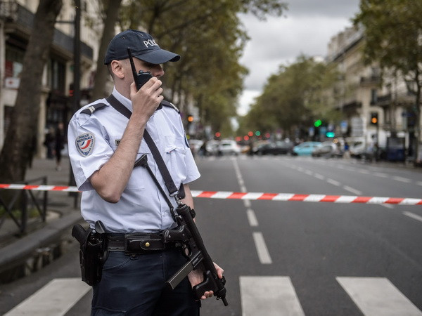 Pháp thành lập lực lượng vệ binh quốc gia nhằm tăng cường an ninh ảnh 1