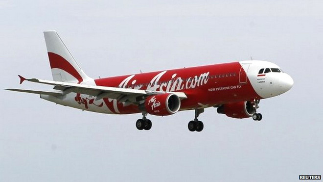 Một máy bay của AirAsia. (Nguồn: Reuters) Máy bay AirAsia xin đổi hướng bất thường trước khi mất tích ảnh 1