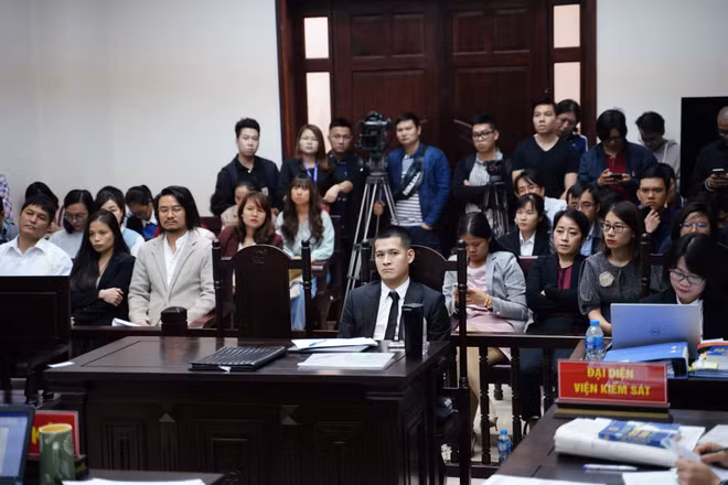 Vụ vở diễn “Ngày xưa”: Tạm dừng phiên xử để xác minh, làm rõ thêm ảnh 2