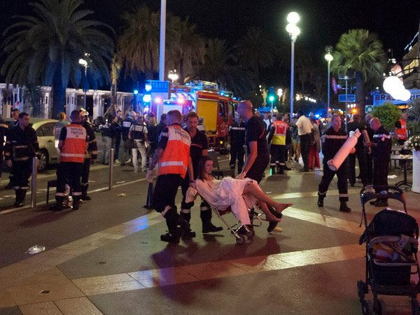 [Video] Facebook kích hoạt Safety Check sau tấn công ở Pháp ảnh 1