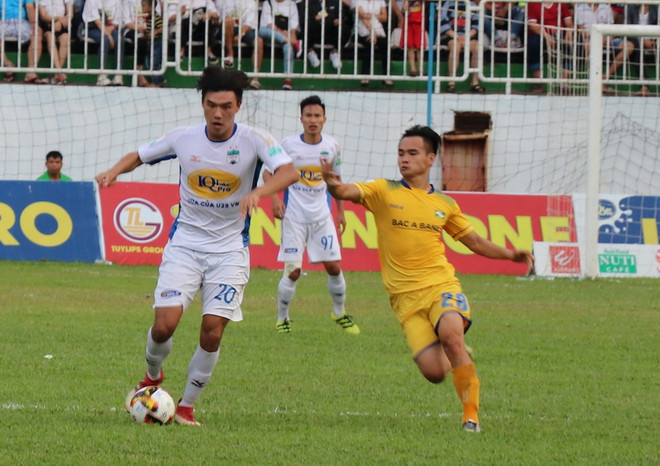 Thắng tối thiểu SLNA, Hoàng Anh Gia Lai leo lên vị trí thứ 8 ảnh 1