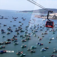 Cáp treo Hòn Thơm vượt biển dài nhất thế giới tại đặc khu Phú Quốc (An Giang). (Ảnh: Lê Huy Hải/TTXVN)