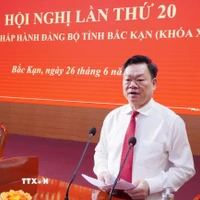 Ủy viên Ban Chấp hành Trung ương Đảng, Bí thư Tỉnh ủy Bắc Kạn Hoàng Duy Chinh phát biểu tại hội nghị. (Ảnh: Nguyễn Công Hải/TTXVN)