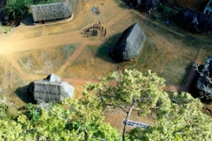 Làng của người Cơ Tu ở Đà Nẵng. (Ảnh: PV/Vietnam+)