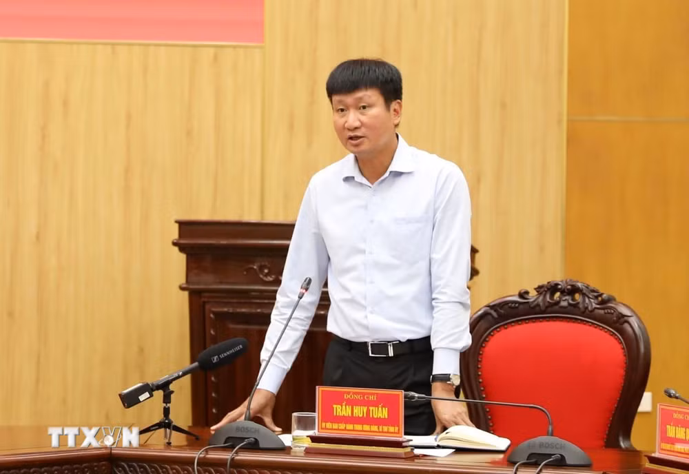 ttxvn-pho-thu-tuong-nguyen-van-thang-lam-viec-tai-ninh-binh-1007-2.jpg