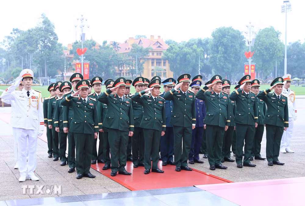 ttxvn-lanh-dao-dang-nha-nuoc-vao-lang-vieng-chu-tich-ho-chi-minh-28-5.jpg