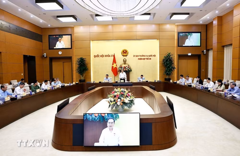 ttxvn-chu-tich-quoc-hoi-chu-tri-cuoc-hop-uy-ban-du-thao-sua-doi-bo-sung-mot-so-dieu-cua-hien-phap-nam-2013-0906-2.jpg