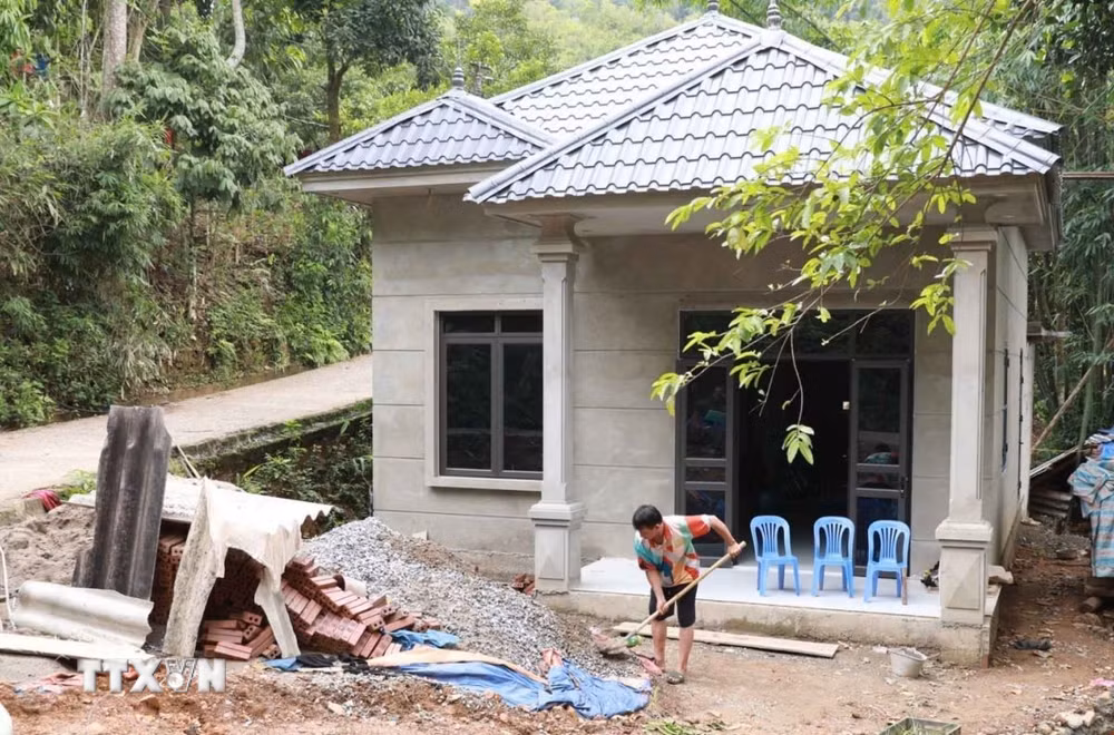 ttxvn-chuong-trinh-xoa-nha-tam-nha-dot-nat-0906-2.jpg