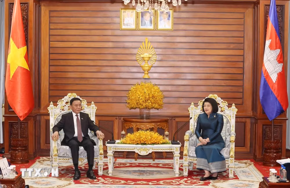 ttxvn-thuong-truc-ban-bi-thu-hoi-kien-chu-tich-quoc-hoi-campuchia-10-2.jpg