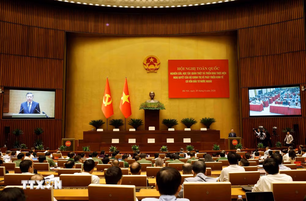 ttxvn-hoi-nghi-toan-quoc-nghien-cuu-hoc-tap-quan-triet-va-trien-khai-thuc-hien-nghi-quyet-cua-bo-chinh-tri-ve-phat-trien-kinh-te-co-von-dau-tu-nuoc-ngoai-30-12.jpg