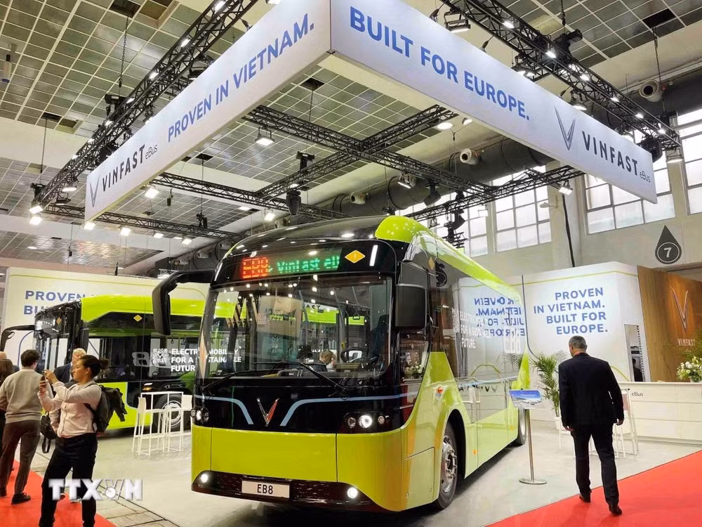 ttxvn-trien-lam-busworld-europe-2025-tai-bi-8323913.jpg
