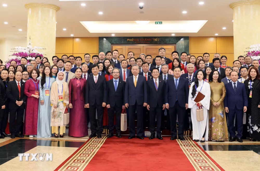 ttxvn-tong-bi-thu-to-lam-gap-mat-doan-kieu-bao-tieu-bieu-tham-du-chuong-trinh-xuan-que-huong-2026-4.jpg