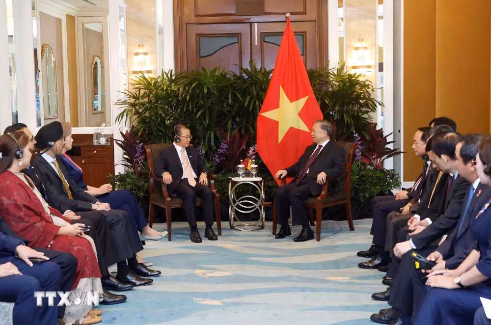 ttxvn-tong-bi-thu-chu-tich-nuoc-to-lam-hoi-kien-chu-tich-quoc-hoi-singapore-seah-kian-peng-3005-2.jpg