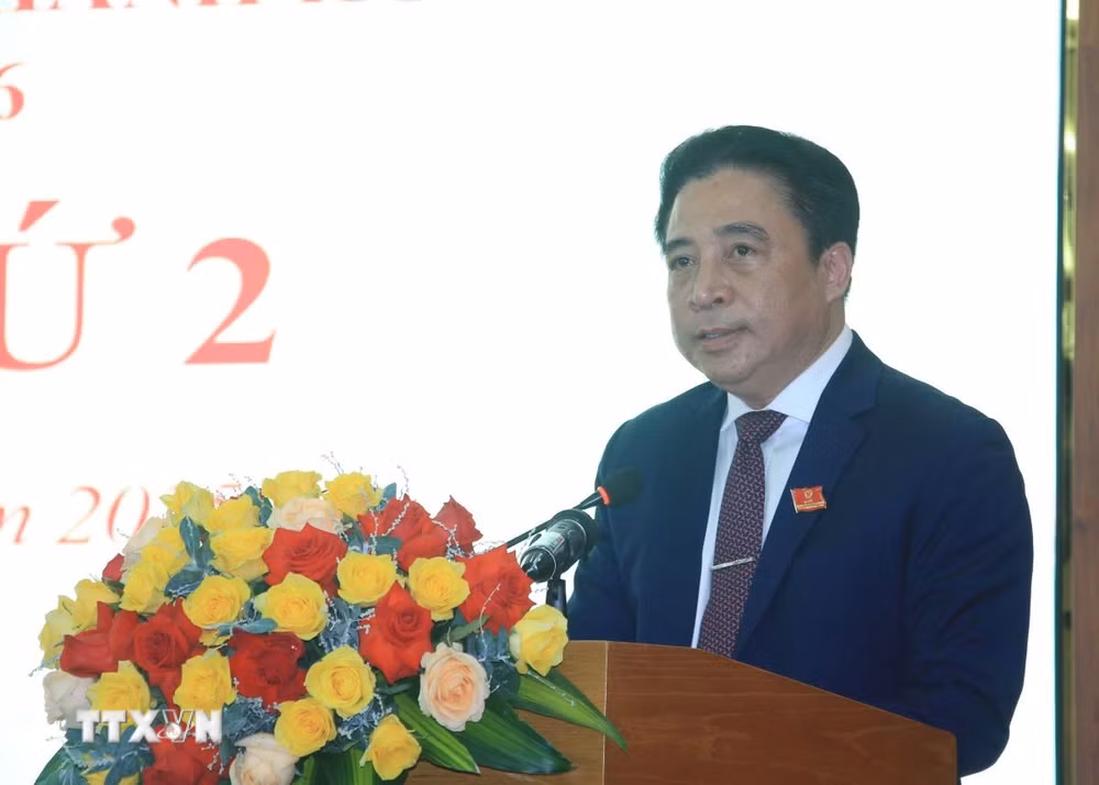 ttxvn-ong-nguyen-khac-toan-duoc-bau-lam-chu-tich-uy-ban-nhan-dan-tinh-khanh-hoa-1609-2.jpg