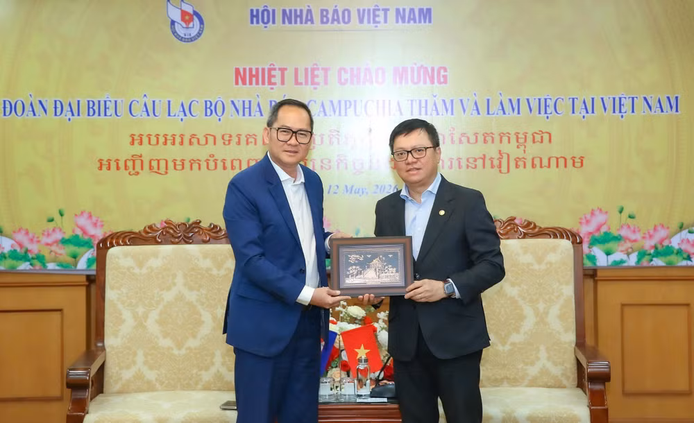 hoi-nha-bao-viet-nam-campuchia-1.jpg