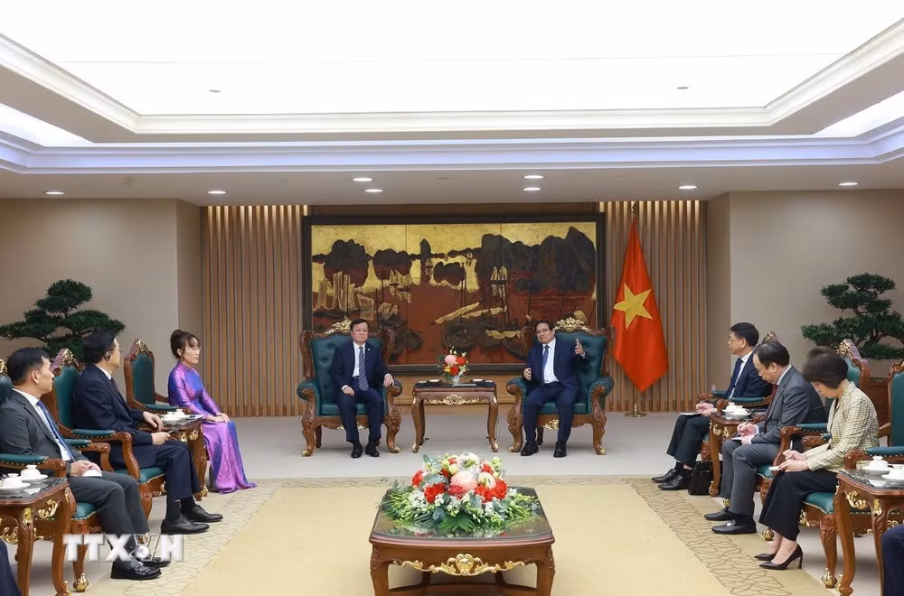 ttxvn-thu-tuong-tiep-chu-tich-tap-doan-may-bay-thuong-mai-trung-quoc-comac-1404-2.jpg