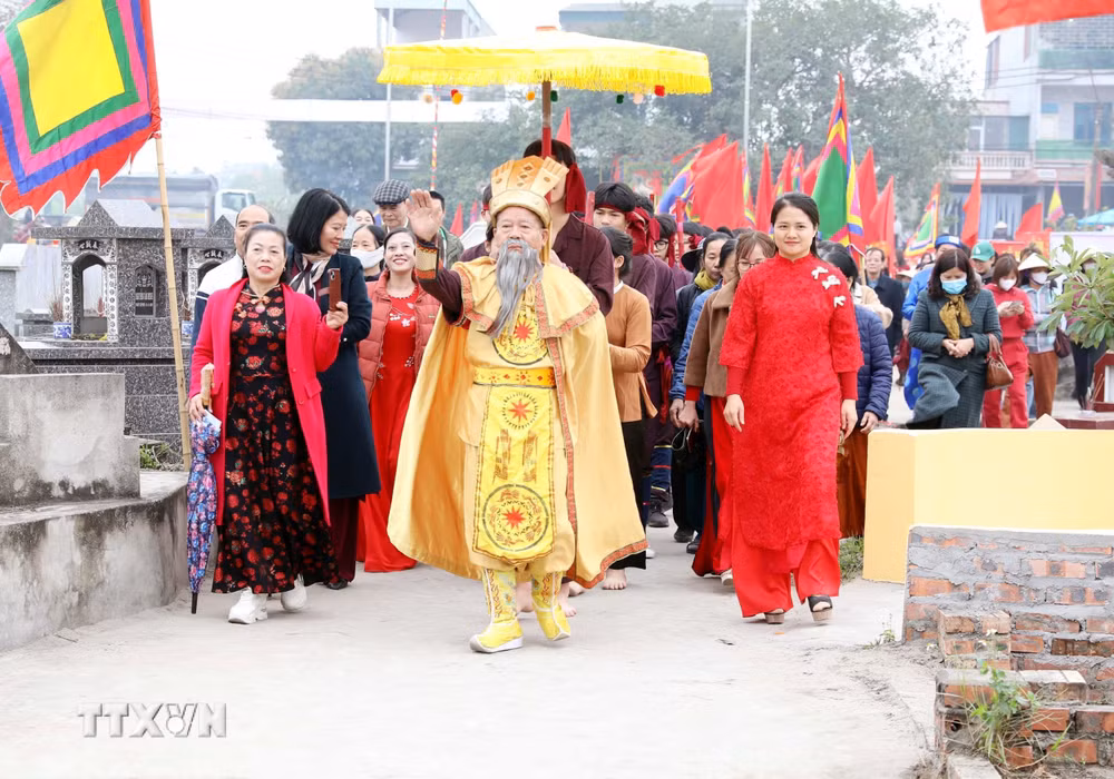 ttxvn-le-hoi-vua-hung-day-dan-cay-lua-1.jpg
