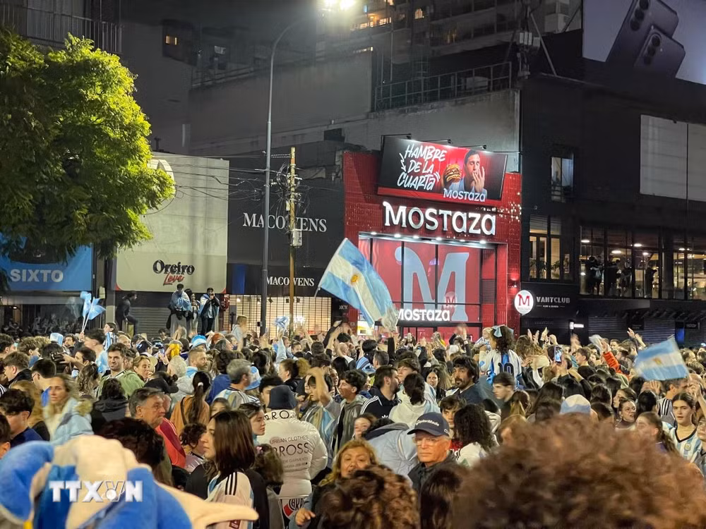 ttxvn-world-cup-2026-co-dong-vien-vo-oa-sau-tam-ve-vao-chung-ket-cua-argentina-1607.jpg