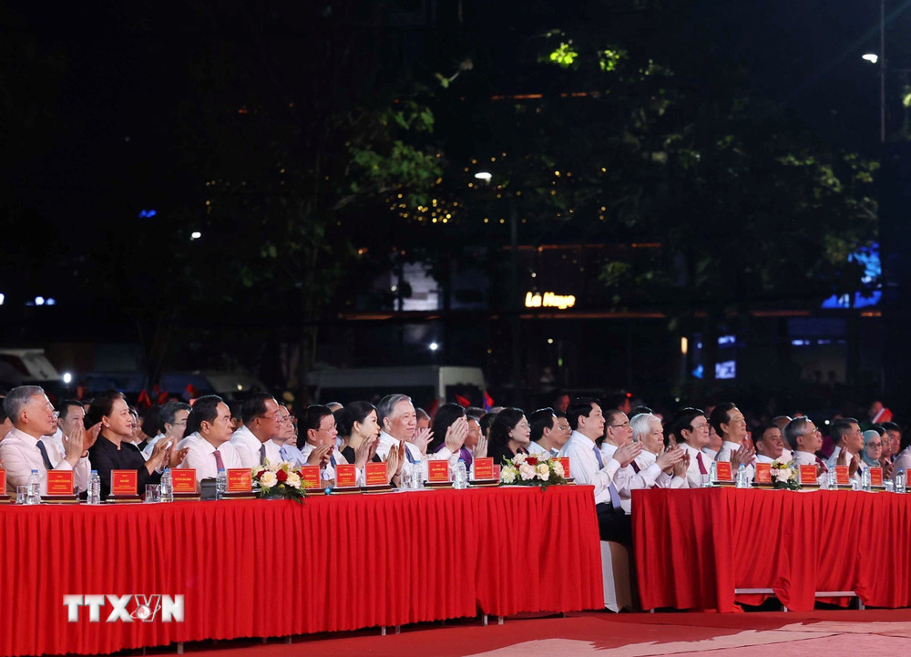 ttxvn-chuong-trinh-nghe-thuat-dac-biet-mua-xuan-thong-nhat-29-1.jpg