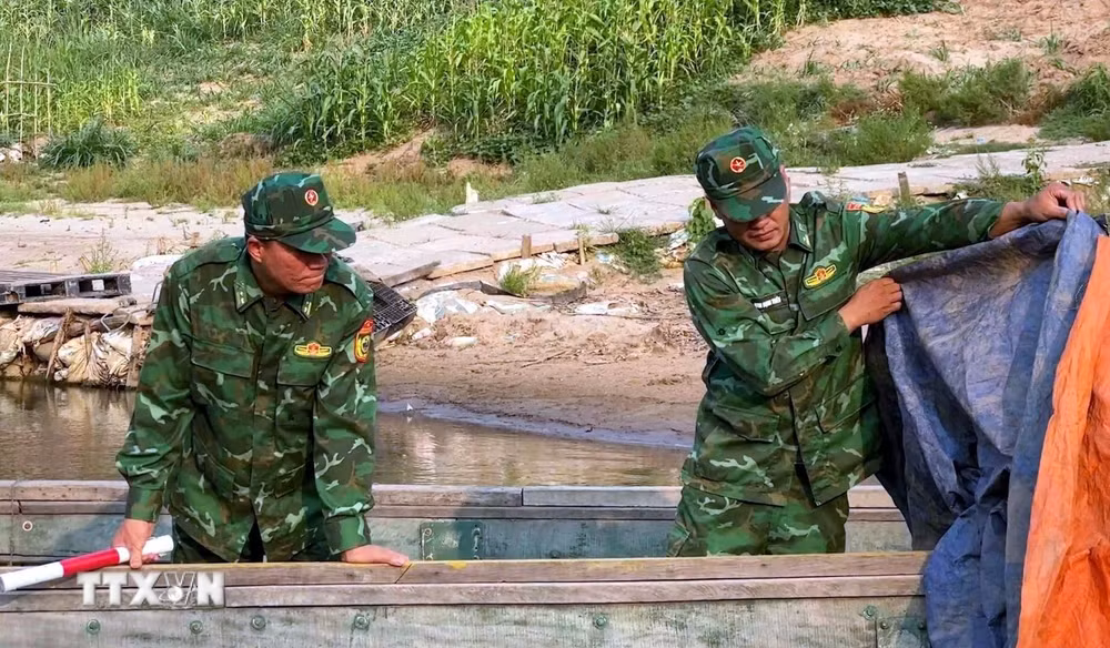 ttxvn-quang-tri-tang-cuong-chot-chan-ngan-buon-lau-tai-diem-nong-lao-bao-1504.jpg