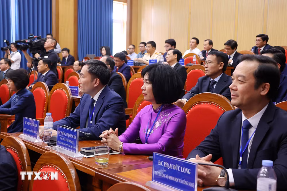 ttxvn-tong-bi-thu-to-lam-trao-doi-voi-lop-boi-duong-can-bo-quy-hoach-uy-vien-trung-uong-dang-khoa-xiv-1706-4.jpg