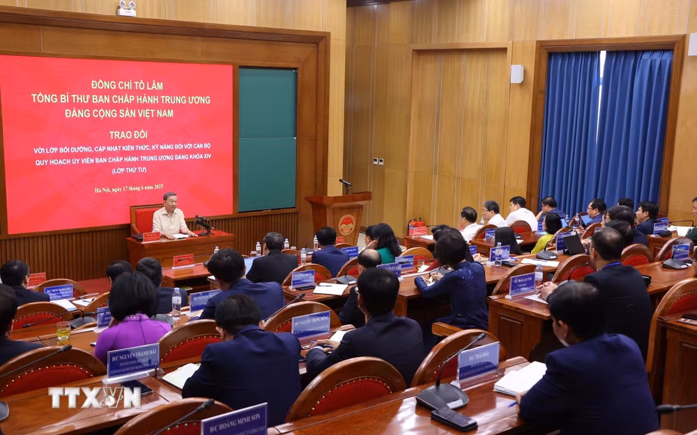 ttxvn-tong-bi-thu-to-lam-trao-doi-voi-lop-boi-duong-can-bo-quy-hoach-uy-vien-trung-uong-dang-khoa-xiv-1706-1.jpg