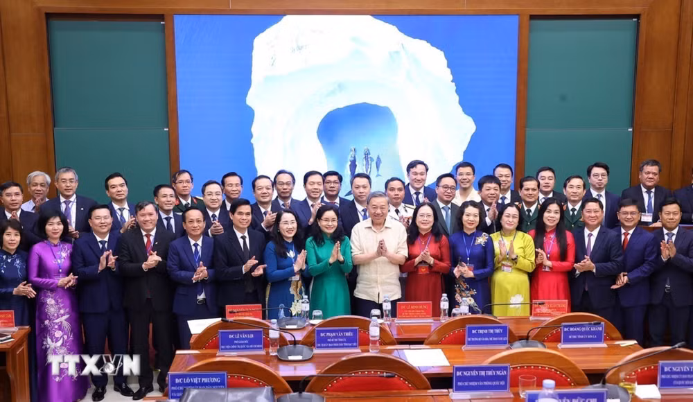 ttxvn-tong-bi-thu-to-lam-trao-doi-voi-lop-boi-duong-can-bo-quy-hoach-uy-vien-trung-uong-dang-khoa-xiv-1706-5.jpg
