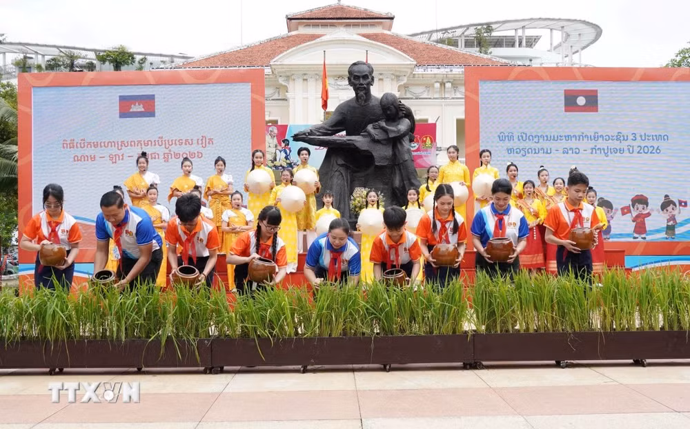 ttxvn-khai-mac-lien-hoan-thieu-nhi-3-nuoc-viet-nam-lao-campuchia-nam-2026-2807-2.jpg